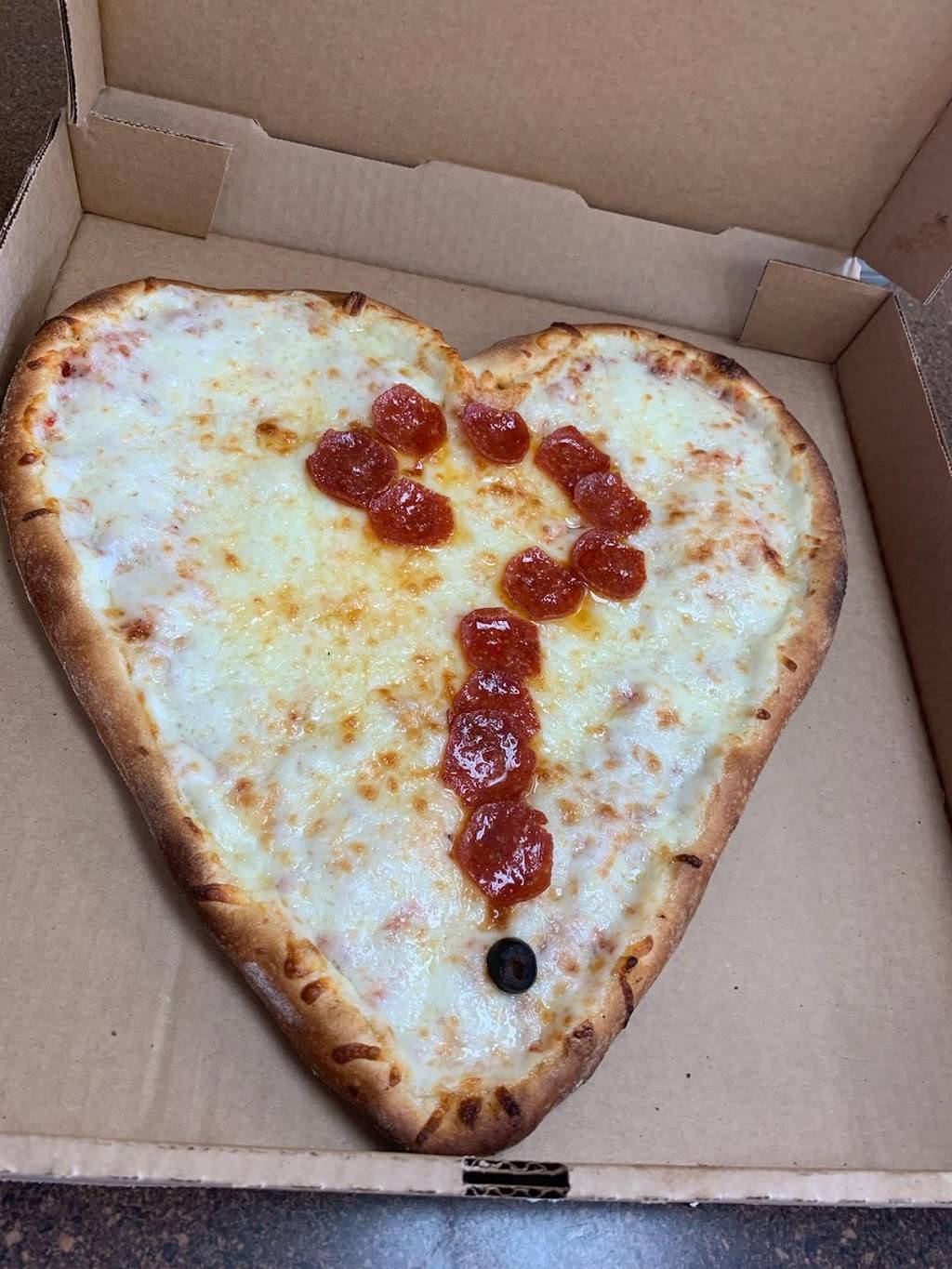 Friendlys Pizza New York Style | restaurant | 2921 S Orlando Dr Suit 162, Sanford, FL 32773, USA | 4076882979 OR +1 407-688-2979