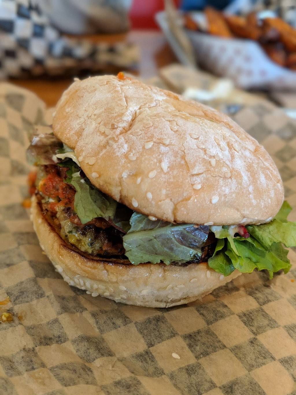 Pine Street Burgers-E. Main & Dorsey Drive | restaurant | 1249 E Main St, Grass Valley, CA 95945, USA | 5304775054 OR +1 530-477-5054