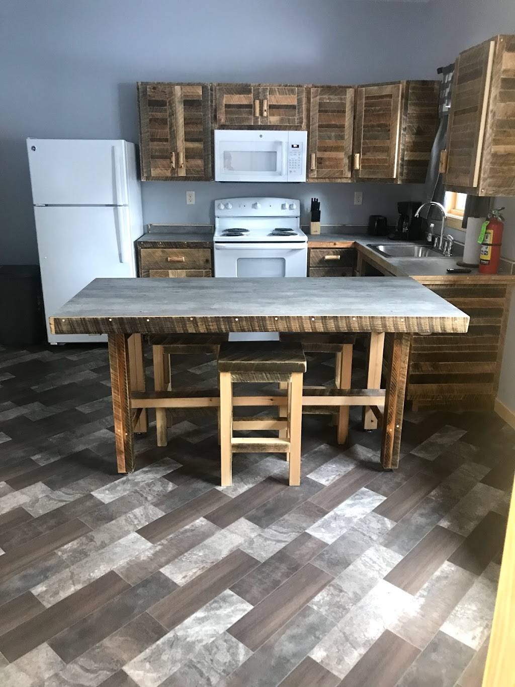 Vacationaire Resort & Clancys on Island Lake | restaurant | 26333 Icon Dr, Park Rapids, MN 56470, USA | 2187325270 OR +1 218-732-5270