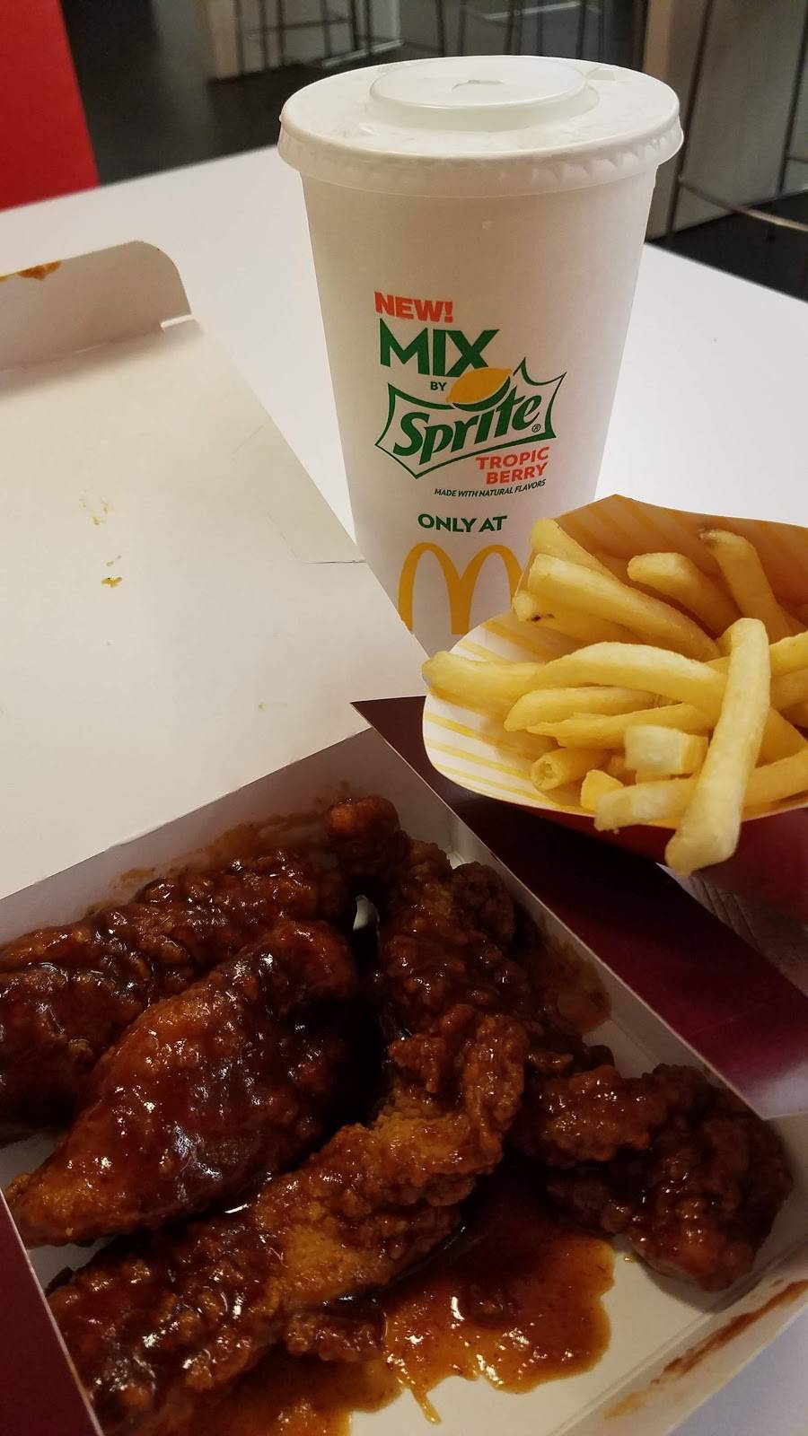 McDonalds | cafe | 111 Jackson Blvd, Chicago, IL 60604, USA | 3129221648 OR +1 312-922-1648