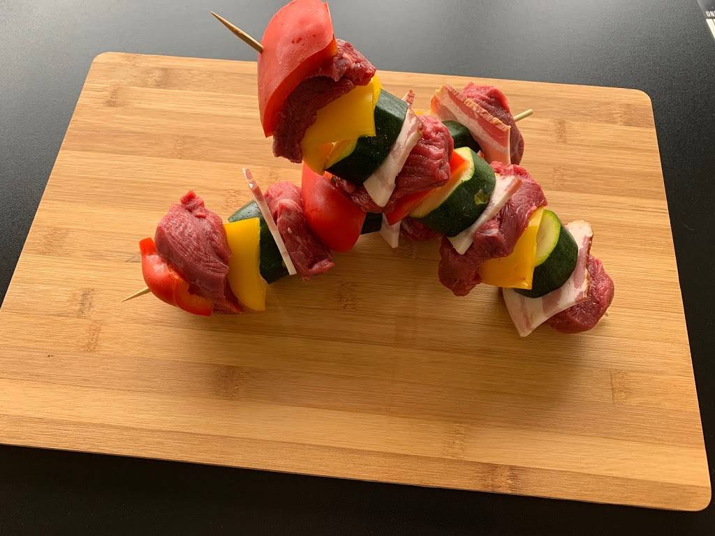 M Js Market & Catering | restaurant | 427 W Sumner St, Hartford, WI 53027, USA | 2626700400 OR +1 262-670-0400