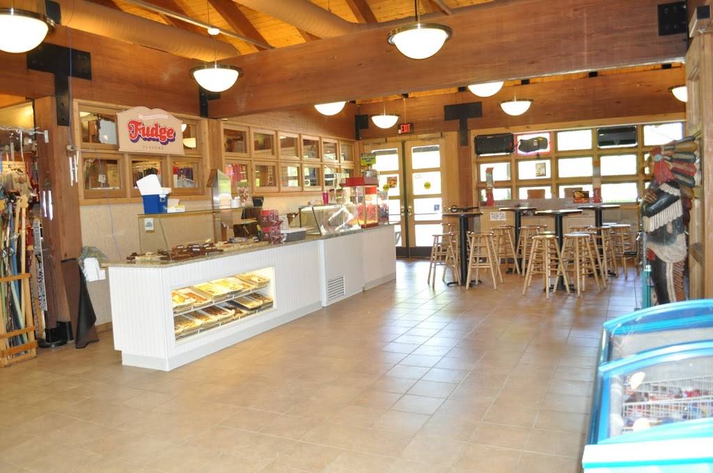 Trailheads Concessions | restaurant | 2678 East 873rd Road, Oglesby, IL 61348, USA | 8152207360 OR +1 815-220-7360