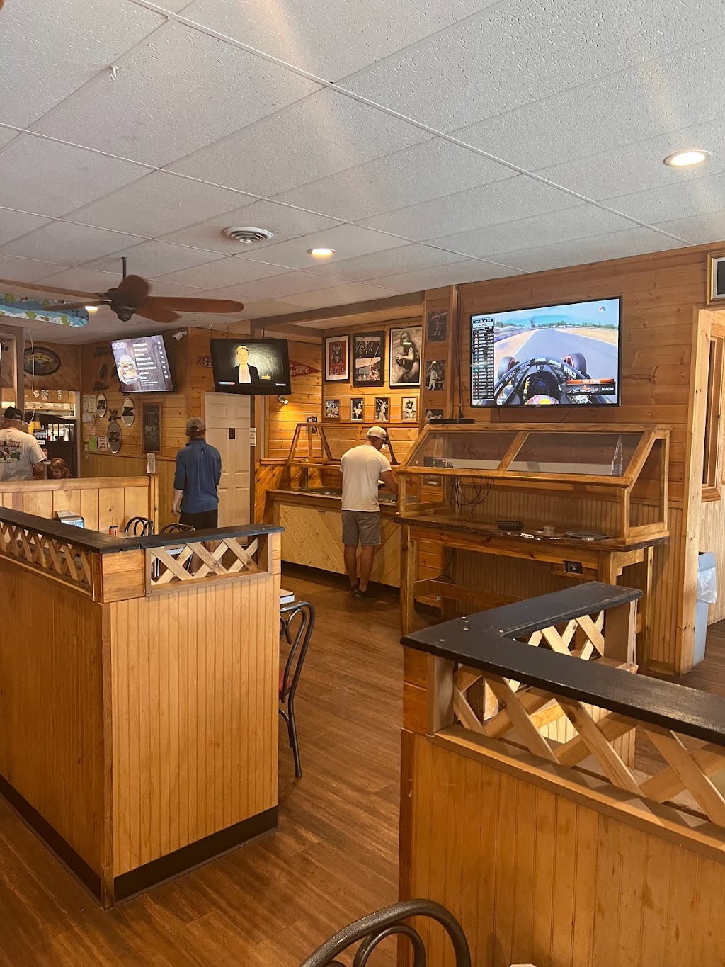 Say Cheese Pizza | restaurant | 304 Maple St, Mt Shasta, CA 96067, USA | 5309262821 OR +1 530-926-2821