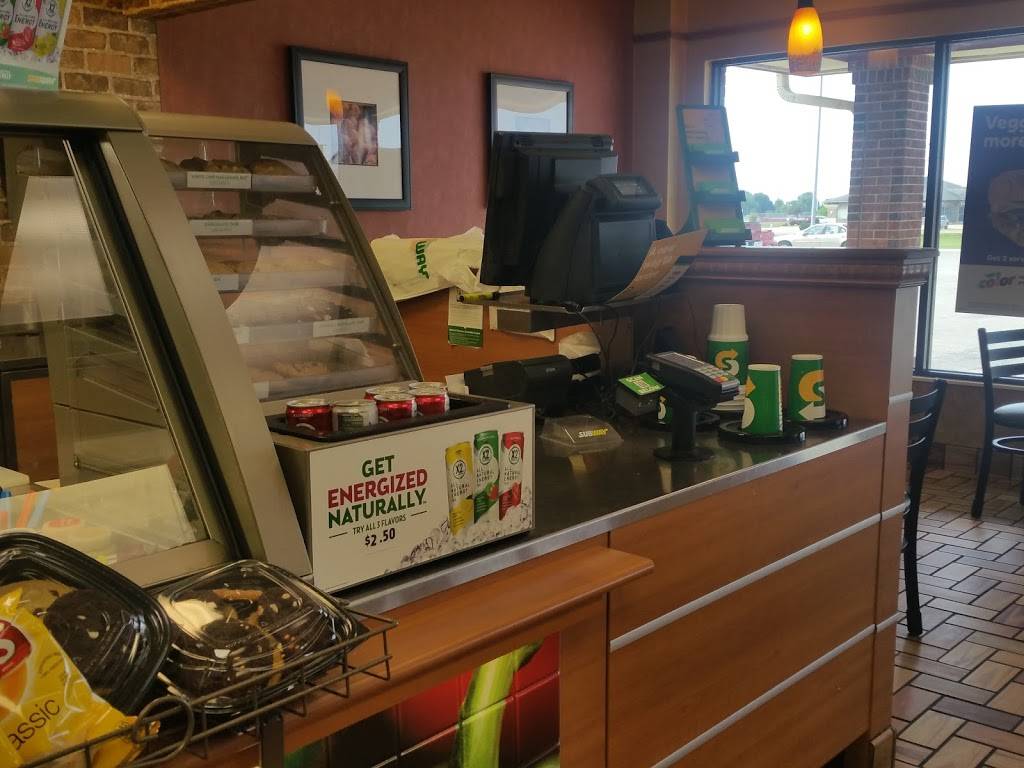 Subway | restaurant | 525 Troy Plaza, Troy, IL 62294, USA | 6186678152 OR +1 618-667-8152
