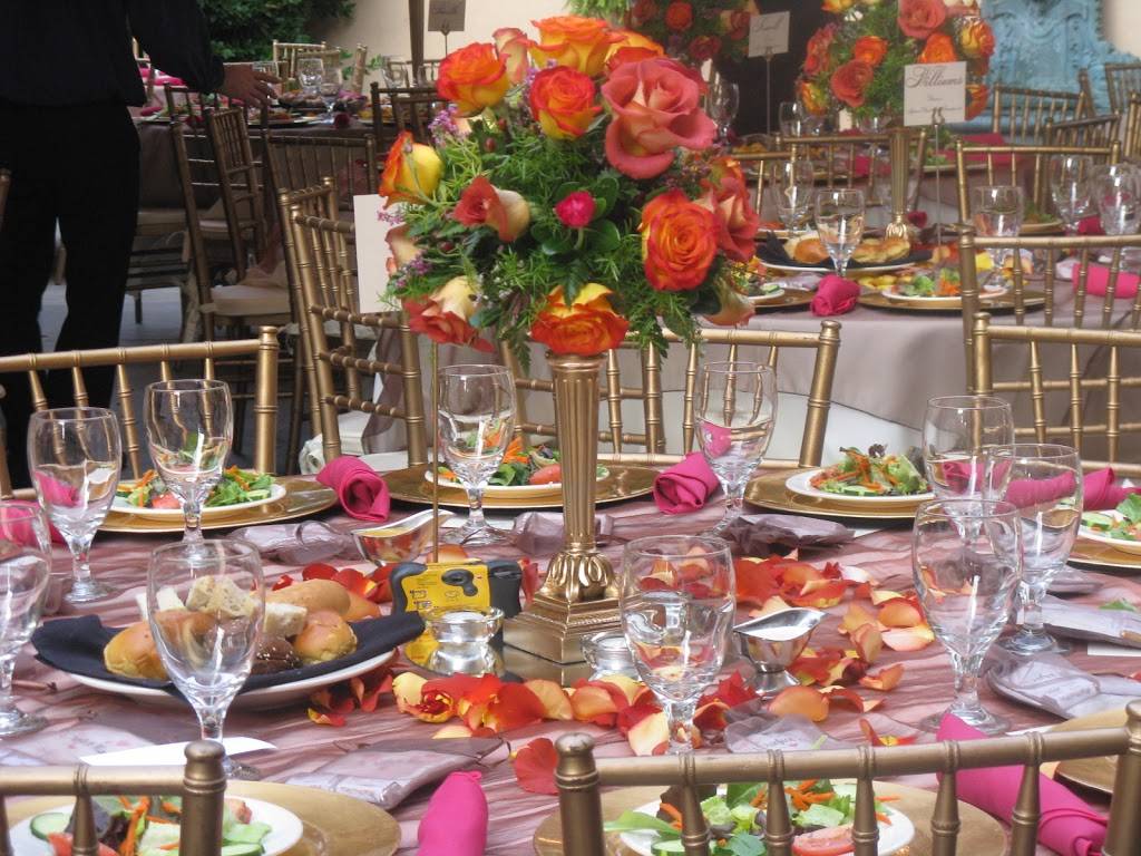 Cristina Grays Restaurant & Bar | restaurant | 3116, 1108 N Main St, High Point, NC 27262, USA | 3368822002 OR +1 336-882-2002