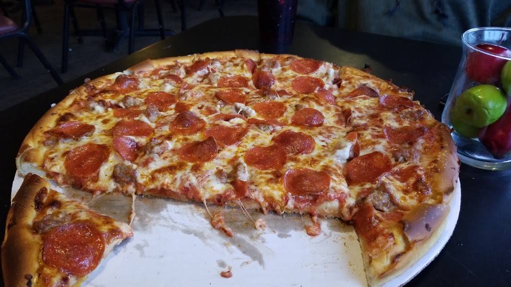 Pizza House | restaurant | 692 Tyler St, Pittsfield, MA 01201, USA | 4134991842 OR +1 413-499-1842
