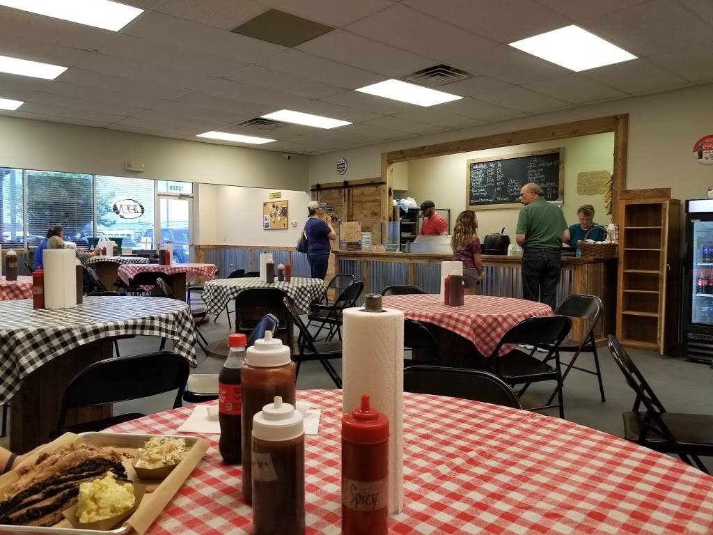 Smokin Barrel BBQ | restaurant | 13508 Discovery Dr, Omaha, NE 68137, USA | 4025984855 OR +1 402-598-4855