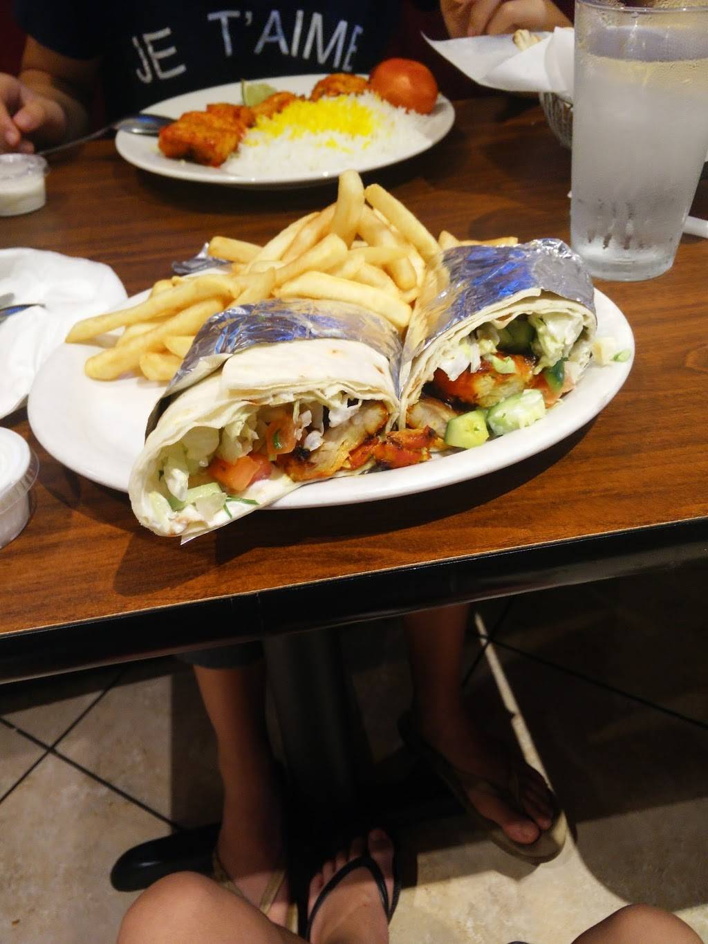 Peris Restaurant | restaurant | 12155 E Carson St, Hawaiian Gardens, CA 90716, USA | 5628652717 OR +1 562-865-2717