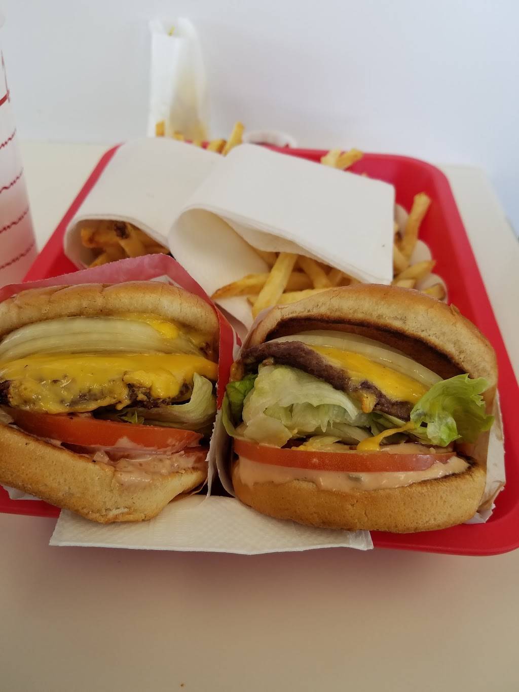 In-N-Out Burger | restaurant | 4601 Firestone Blvd, South Gate, CA 90280, USA | 8007861000 OR +1 800-786-1000