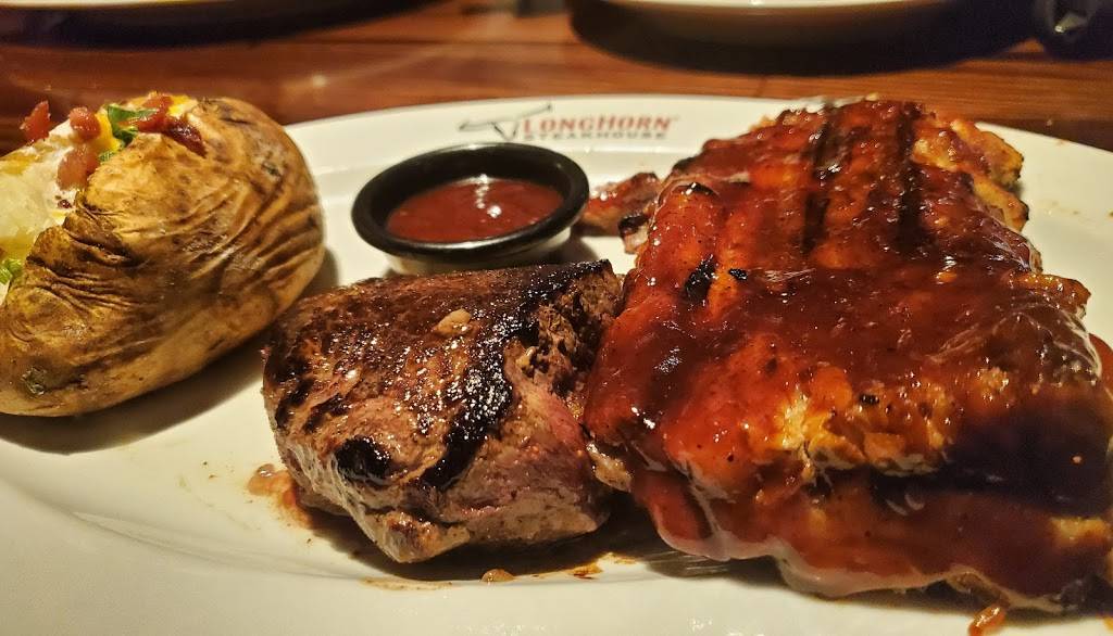 LongHorn Steakhouse | meal takeaway | 12974 South, US Hwy 301, Riverview, FL 33578, USA | 8132320715 OR +1 813-232-0715