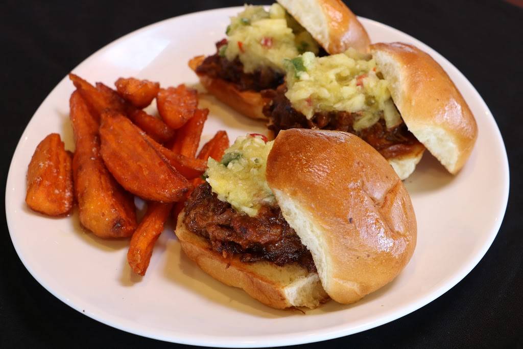 Dog & Pony Grill | restaurant | 2340 S Chambers Rd, Aurora, CO 80014, USA | 3033680065 OR +1 303-368-0065