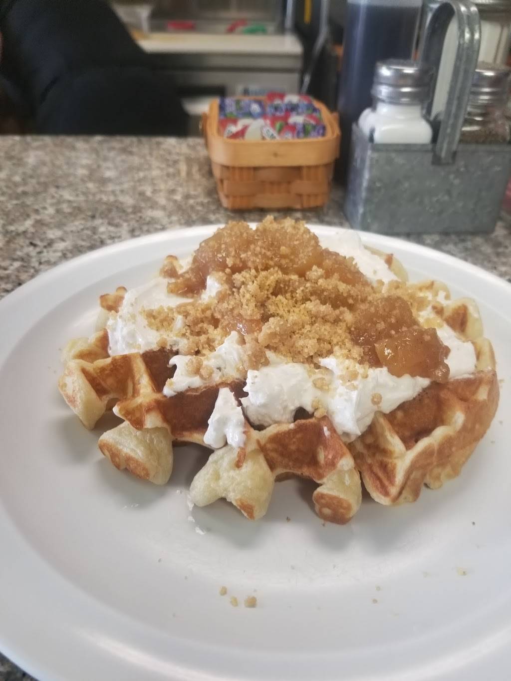 Eggs & Moore | restaurant | 2332 Arlington Ave, Pittsburgh, PA 15210, USA | 4128637288 OR +1 412-863-7288