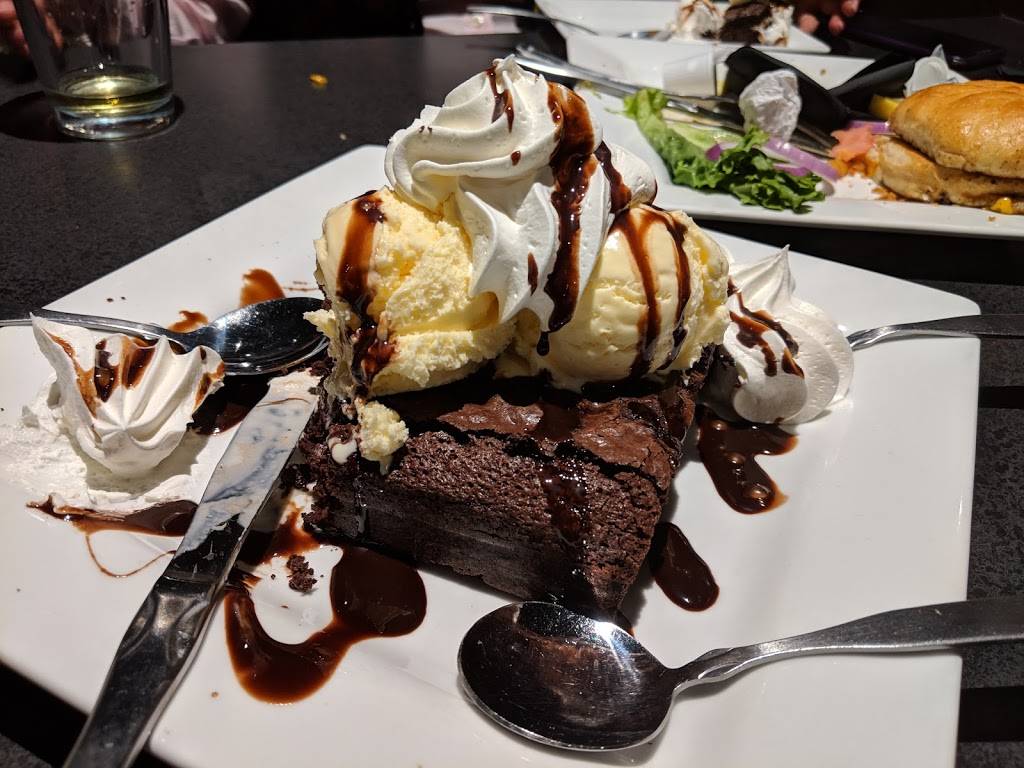 Black Rock Bar & Grill | restaurant | 3776 S State St, Ann Arbor, MI 48108, USA | 7349927625 OR +1 734-992-7625