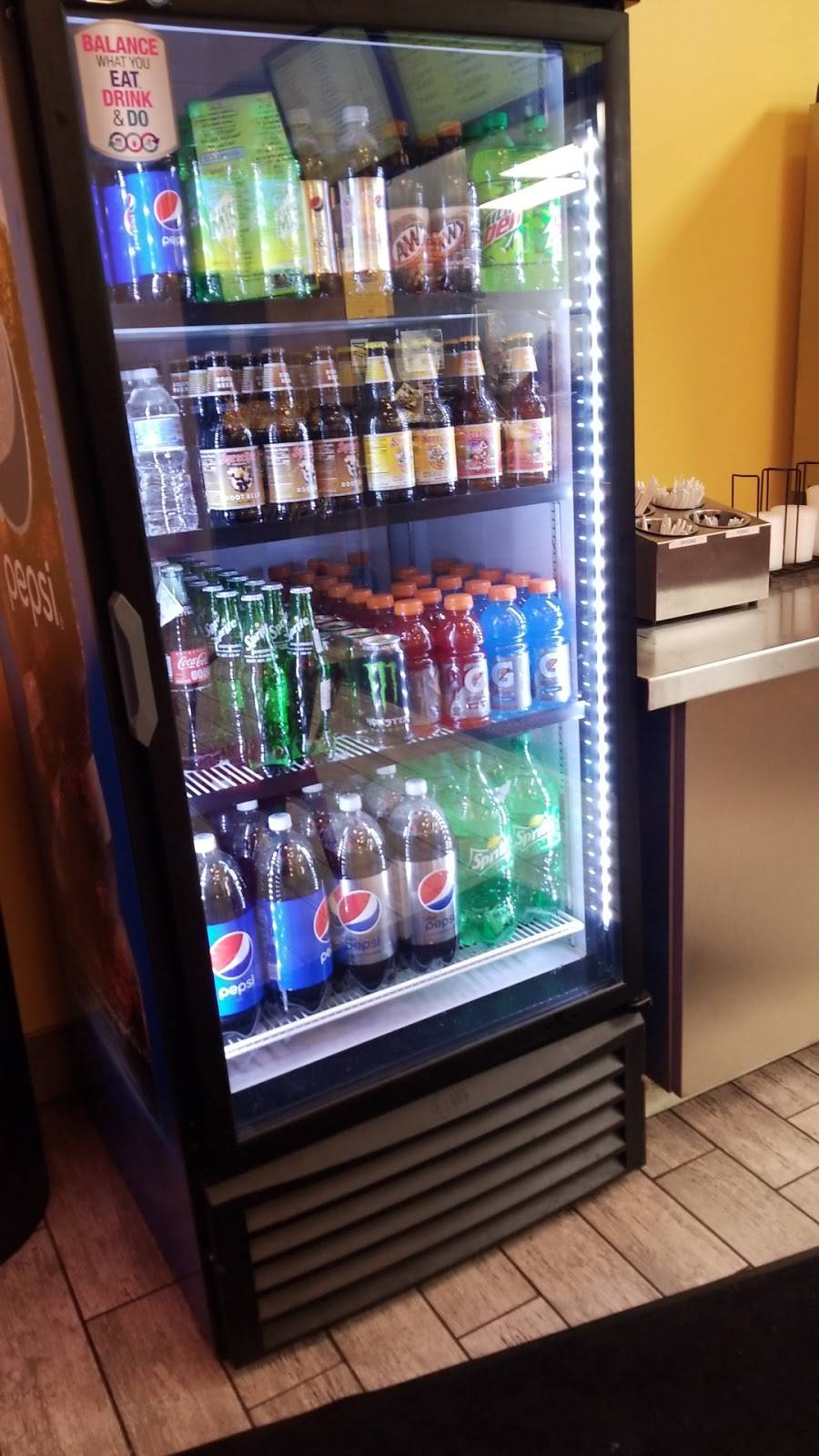 Chubbys Cheesesteaks East Side | meal takeaway | 2232 N Oakland Ave, Milwaukee, WI 53202, USA | 4142879999 OR +1 414-287-9999