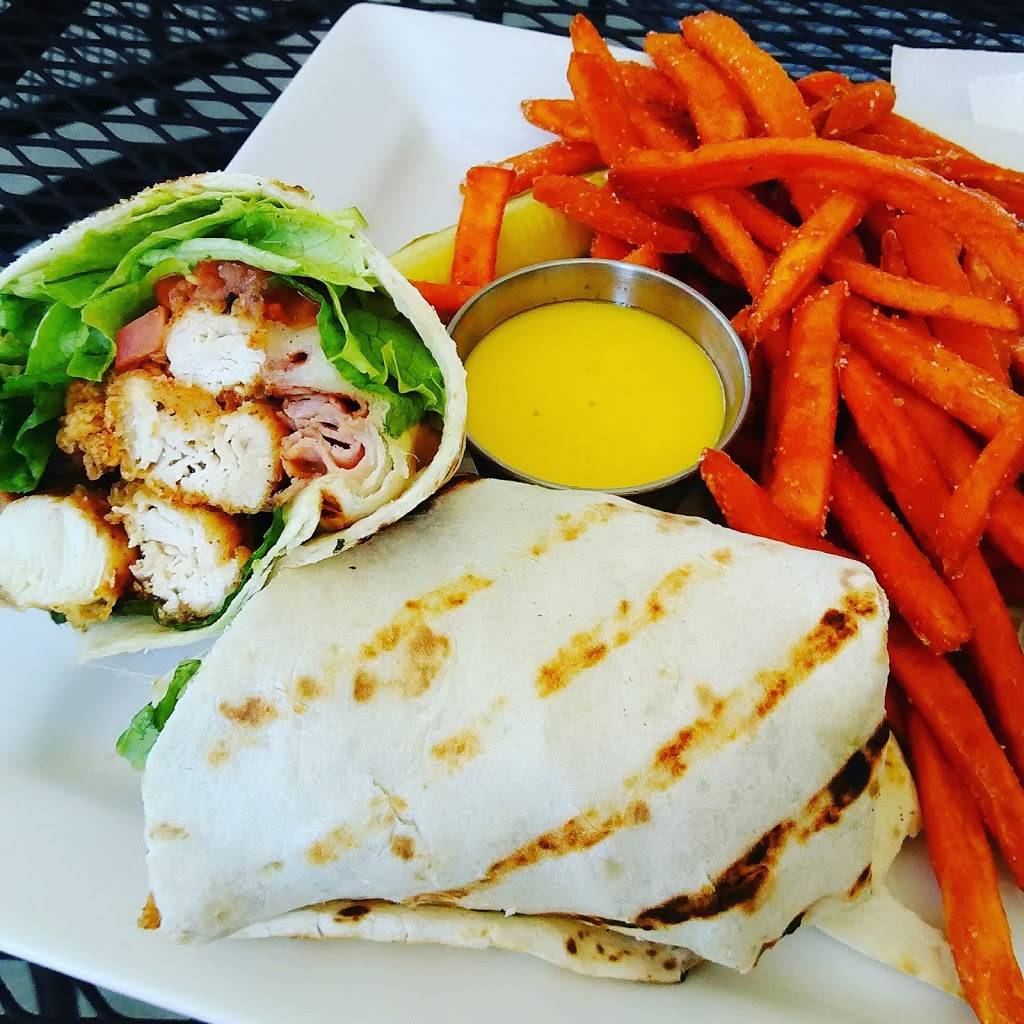 Henrys Restaurant & Bar | restaurant | 2108 State St, Cayce, SC 29033, USA | 8036618494 OR +1 803-661-8494