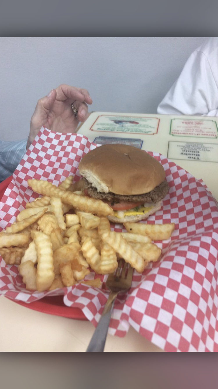 Pats Cafe | cafe | 2111 Massey Ave, Lawrenceburg, TN 38464, USA | 9317627972 OR +1 931-762-7972