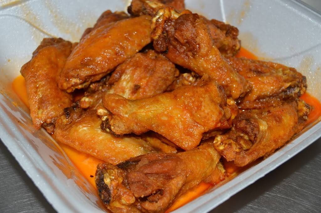 DeLindas Pizza | restaurant | 3725 Dewey Ave, Rochester, NY 14616, USA | 5855810820 OR +1 585-581-0820