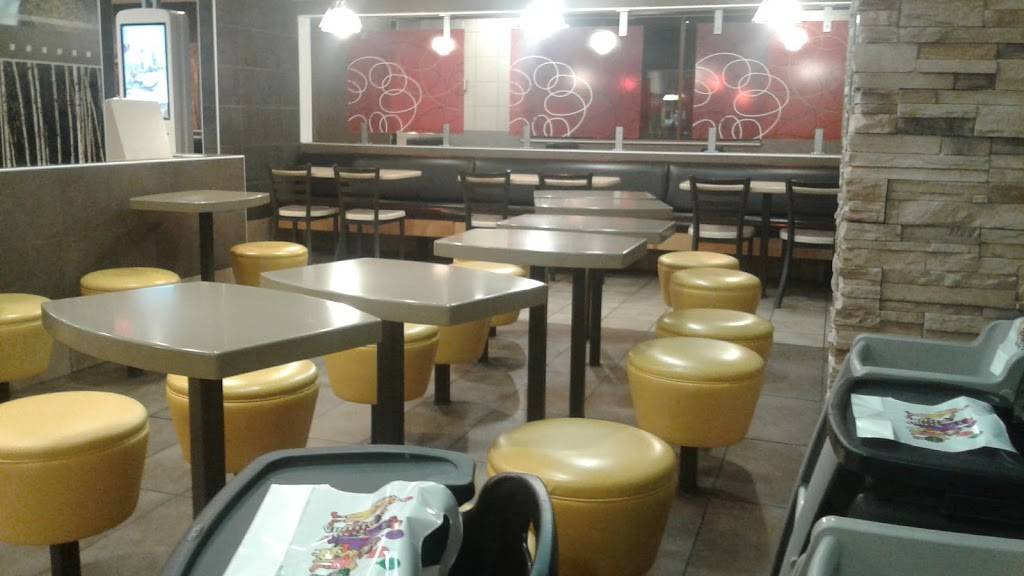 McDonalds | cafe | 50 McNaughton Ave, Wallaceburg, ON N8A 1R9, Canada | 5196273376 OR +1 519-627-3376