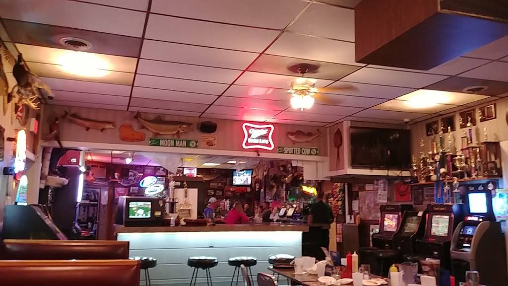 Greystone Castle | restaurant | 8 N Madison Ave, Sturgeon Bay, WI 54235, USA | 9207439923 OR +1 920-743-9923