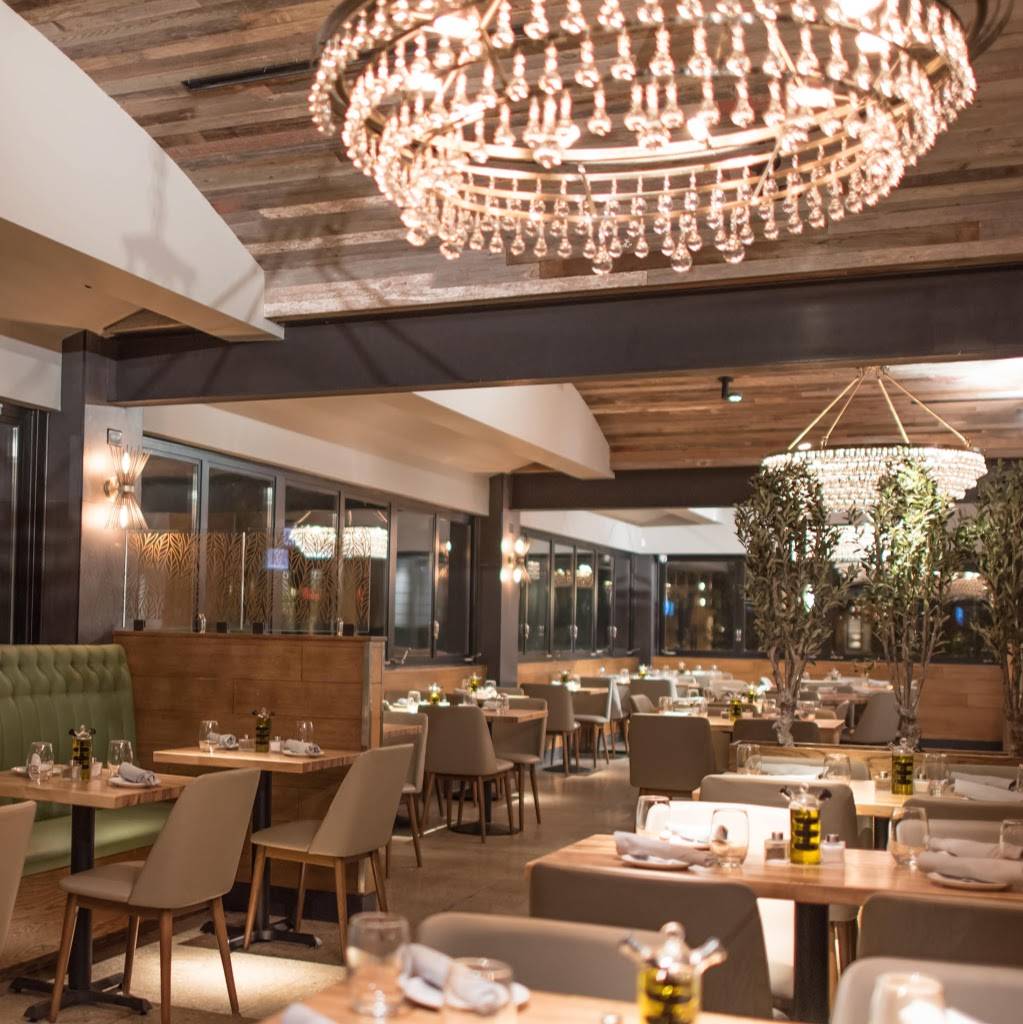 Casatis Pizza Vino | restaurant | 444 W Fullerton Pkwy, Chicago, IL 60614, USA | 7738571237 OR +1 773-857-1237