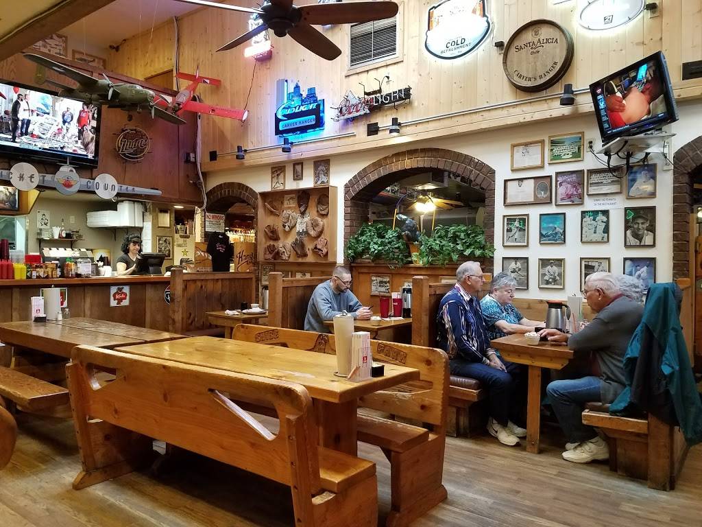 Carver Hangar | restaurant | 16196 Market Rd 39, Damascus, OR 97089, USA | 5036582576 OR +1 503-658-2576