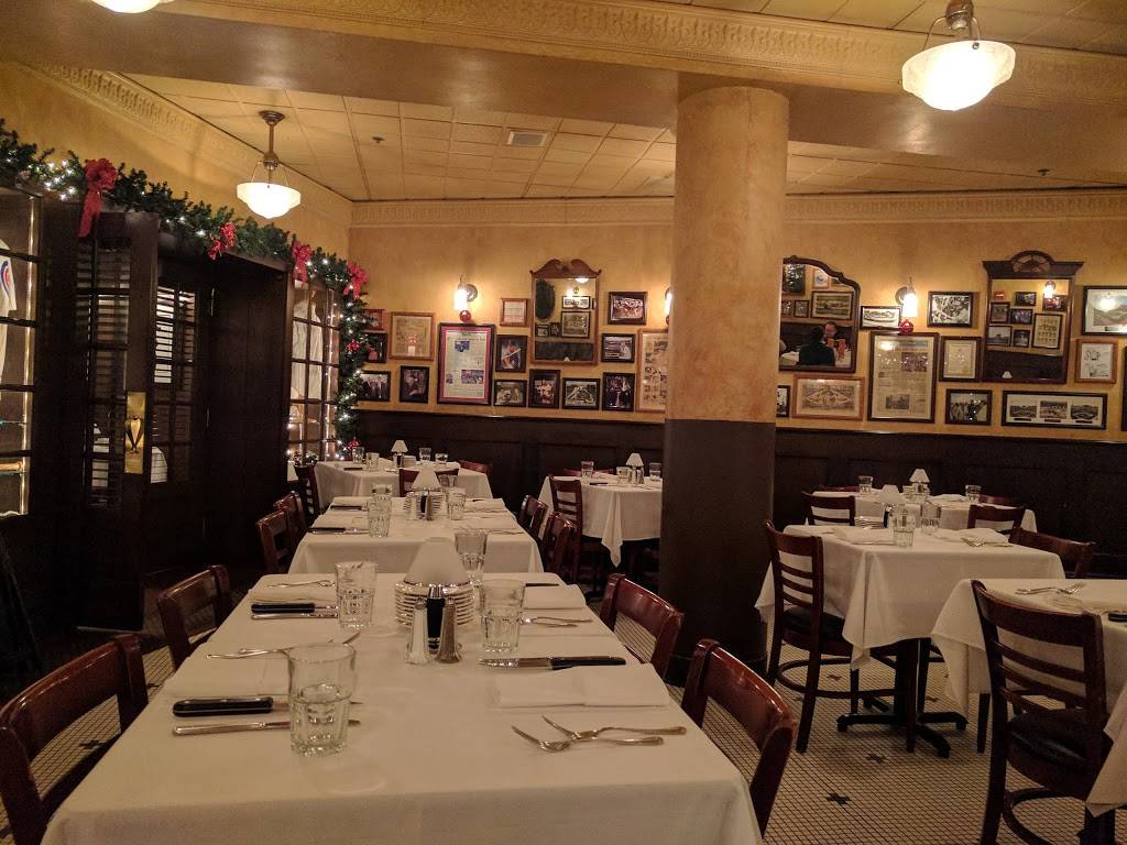 Harry Carays Italian Steakhouse | restaurant | 10233 W Higgins Rd, Rosemont, IL 60018, USA | 8476991200 OR +1 847-699-1200