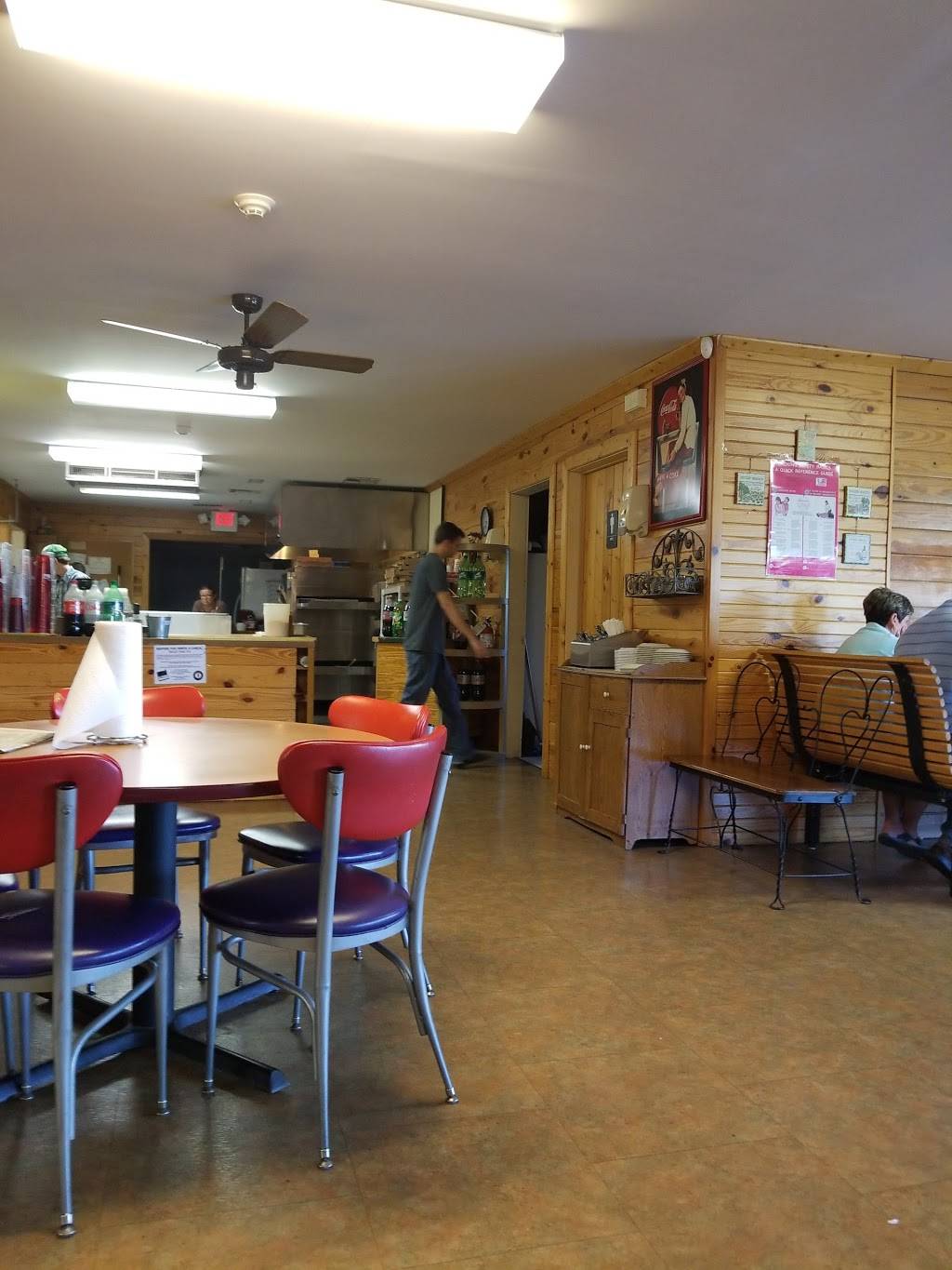 Hobo Mickeys Pizza House | restaurant | 1065 National Mine Rd, Madisonville, KY 42431, USA | 2708211972 OR +1 270-821-1972