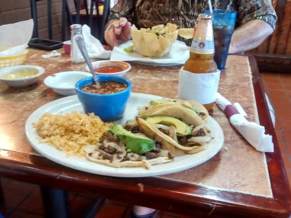 Pinto Bean | restaurant | 700 W Main St, Edna, TX 77957, USA | 3617810190 OR +1 361-781-0190