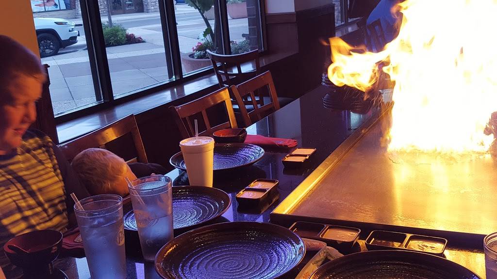 Fujis House | restaurant | 3373 Princeton Rd # 123, Hamilton, OH 45011, USA | 5138442600 OR +1 513-844-2600