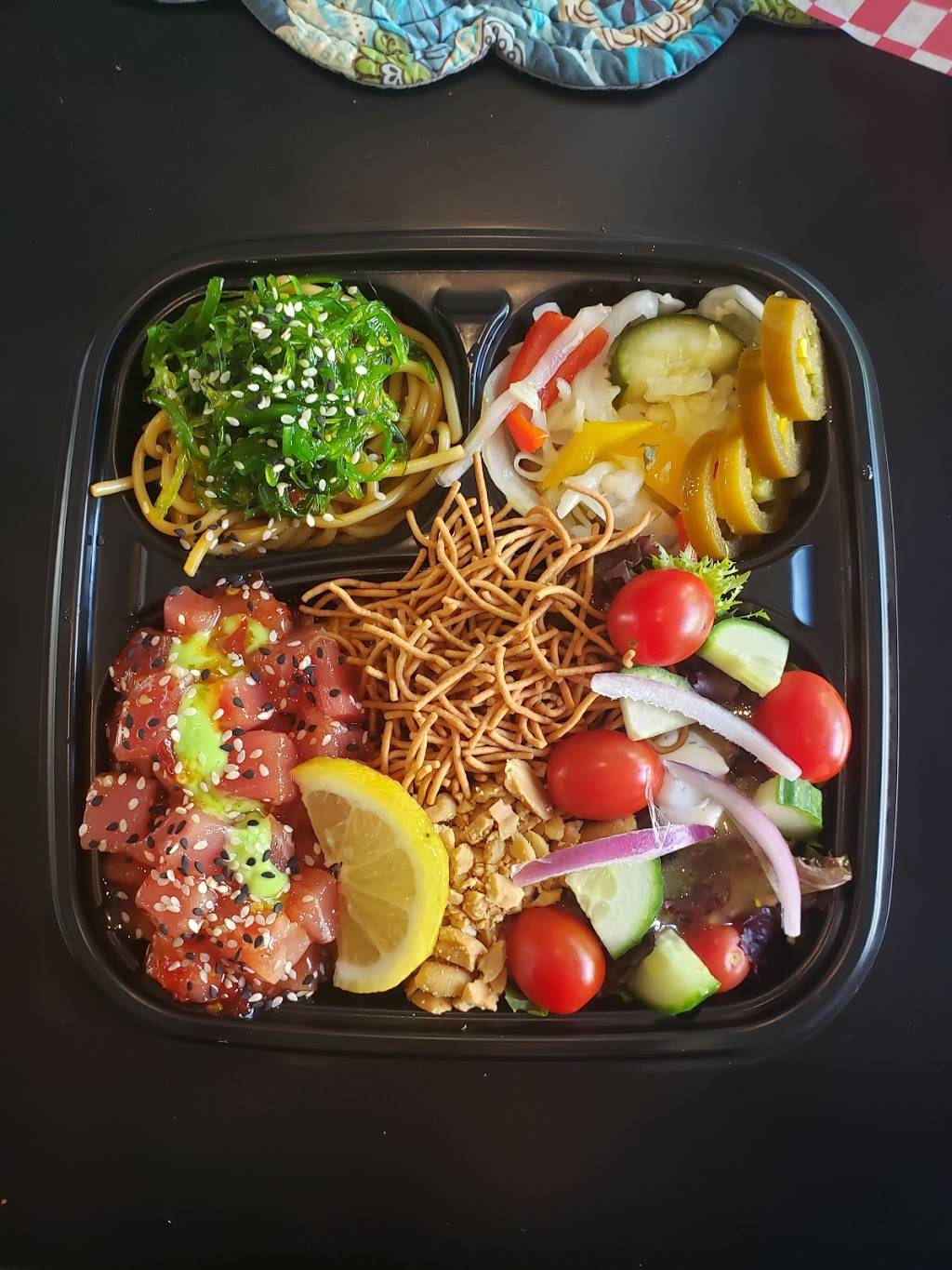 Broadway Market | restaurant | 1322 N Broadway, Knoxville, TN 37917, USA | 8655007222 OR +1 865-500-7222