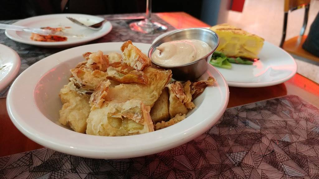 Piquillo Tapas Bar | restaurant | 4 Central Terminal Area, Jamaica, NY 11430, USA | 7186566210 OR +1 718-656-6210