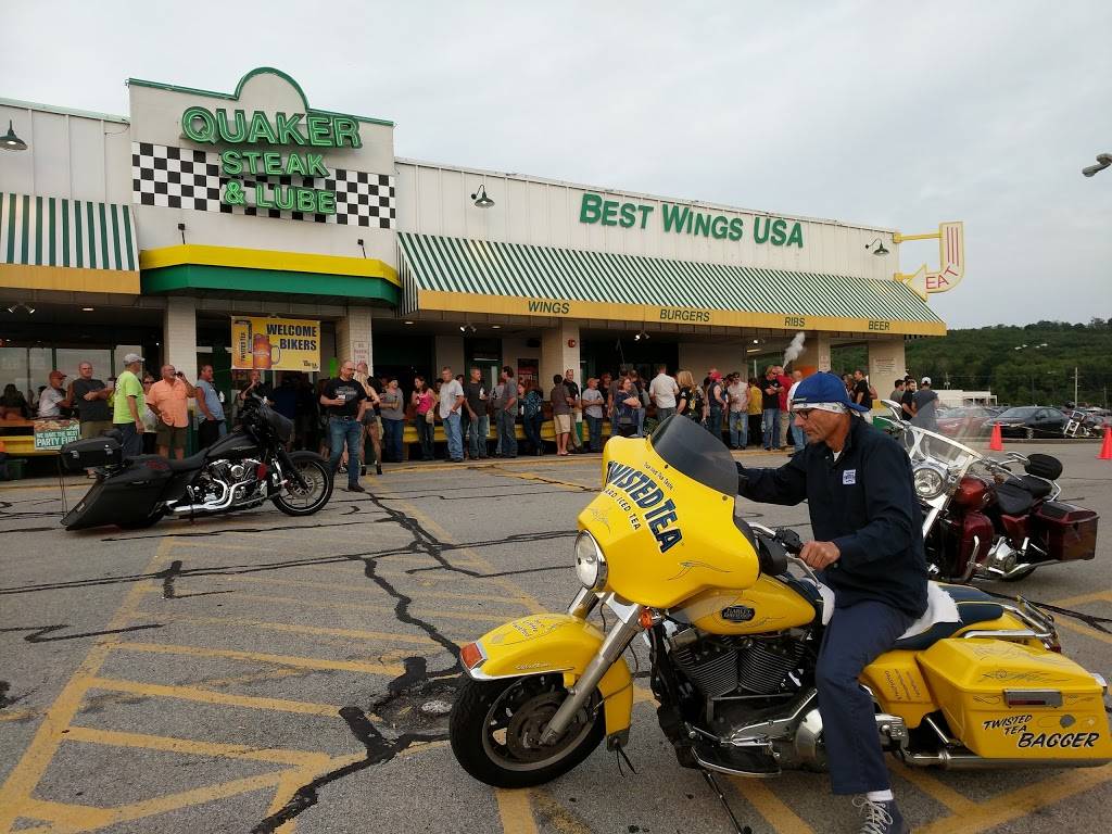 Quaker Steak & Lube | restaurant | 1425 Scalp Ave, Johnstown, PA 15904, USA | 8142629464 OR +1 814-262-9464