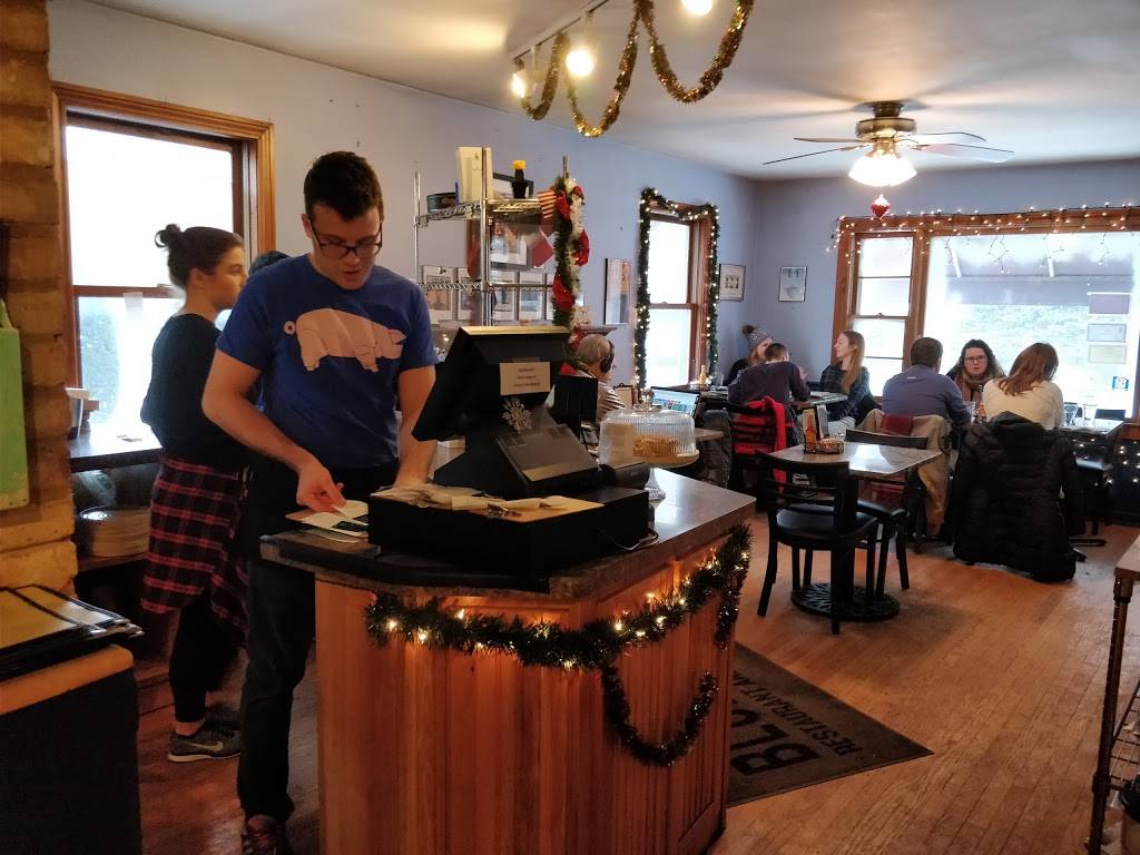 Blue Max Coffee | cafe | 26 Lathrop Ave, Forest Park, IL 60130, USA | 7083669224 OR +1 708-366-9224