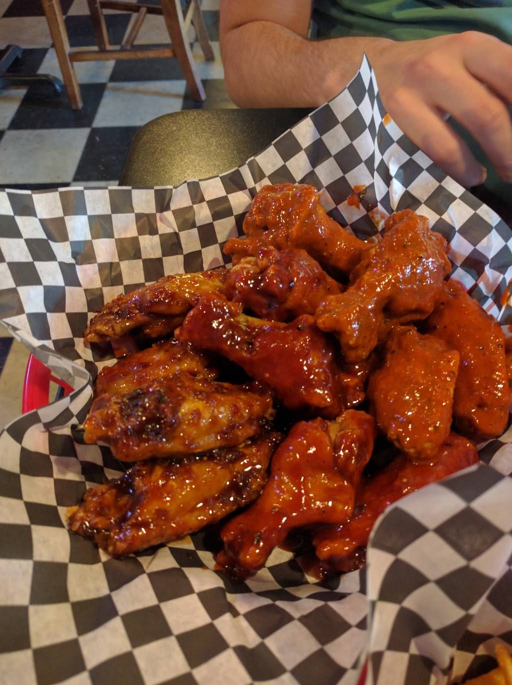 Smittys Wings & Things | restaurant | 946 N Yosemite St, Stockton, CA 95203, USA | 2092277479 OR +1 209-227-7479