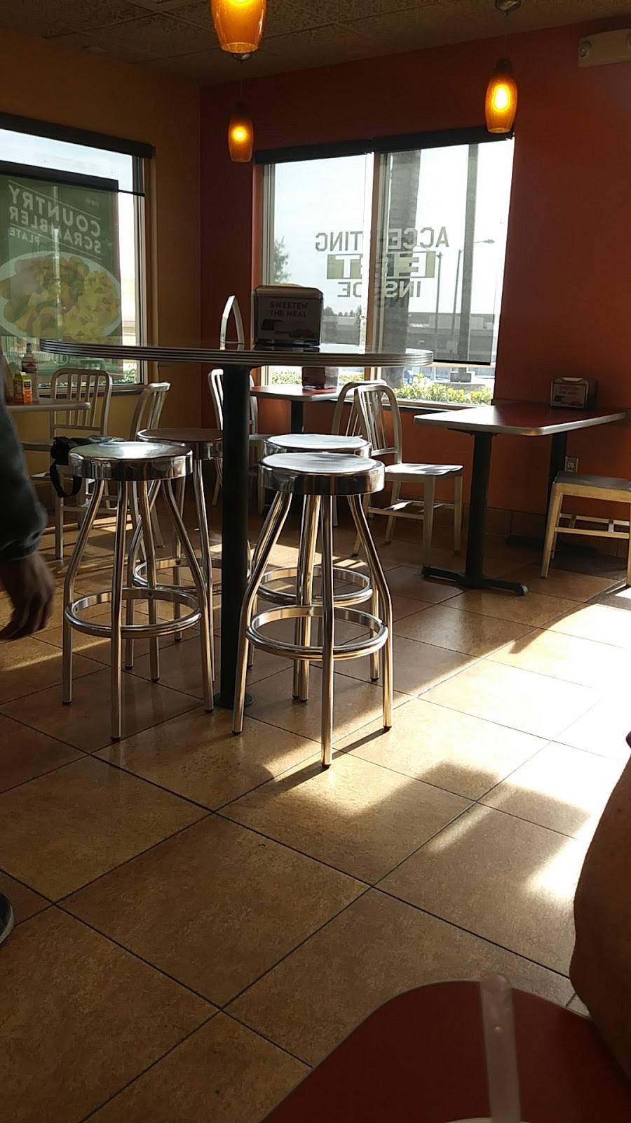 Jack in the Box | restaurant | 2305 Lake Ave, Altadena, CA 91001, USA | 6267915402 OR +1 626-791-5402