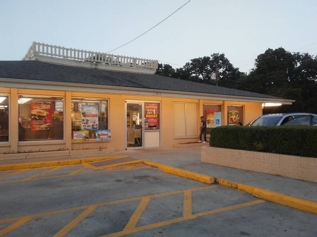 Braums Ice Cream & Burger Restaurant | restaurant | 812 S Stemmons Fwy, Lewisville, TX 75067, USA | 9722213312 OR +1 972-221-3312