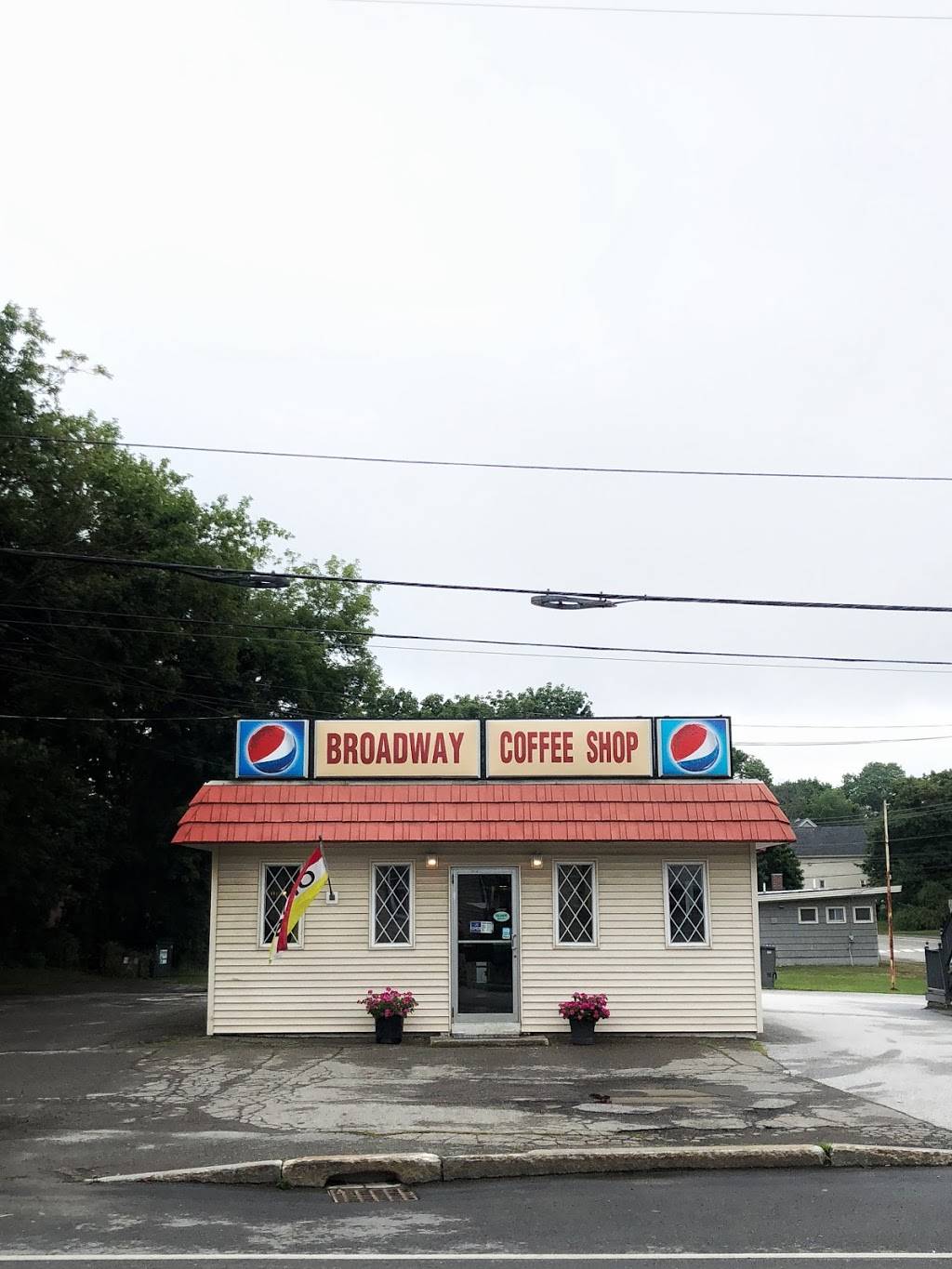 Broadway Coffee Shop & Dairy | cafe | 293 Broadway, Bangor, ME 04401, USA | 2079426883 OR +1 207-942-6883