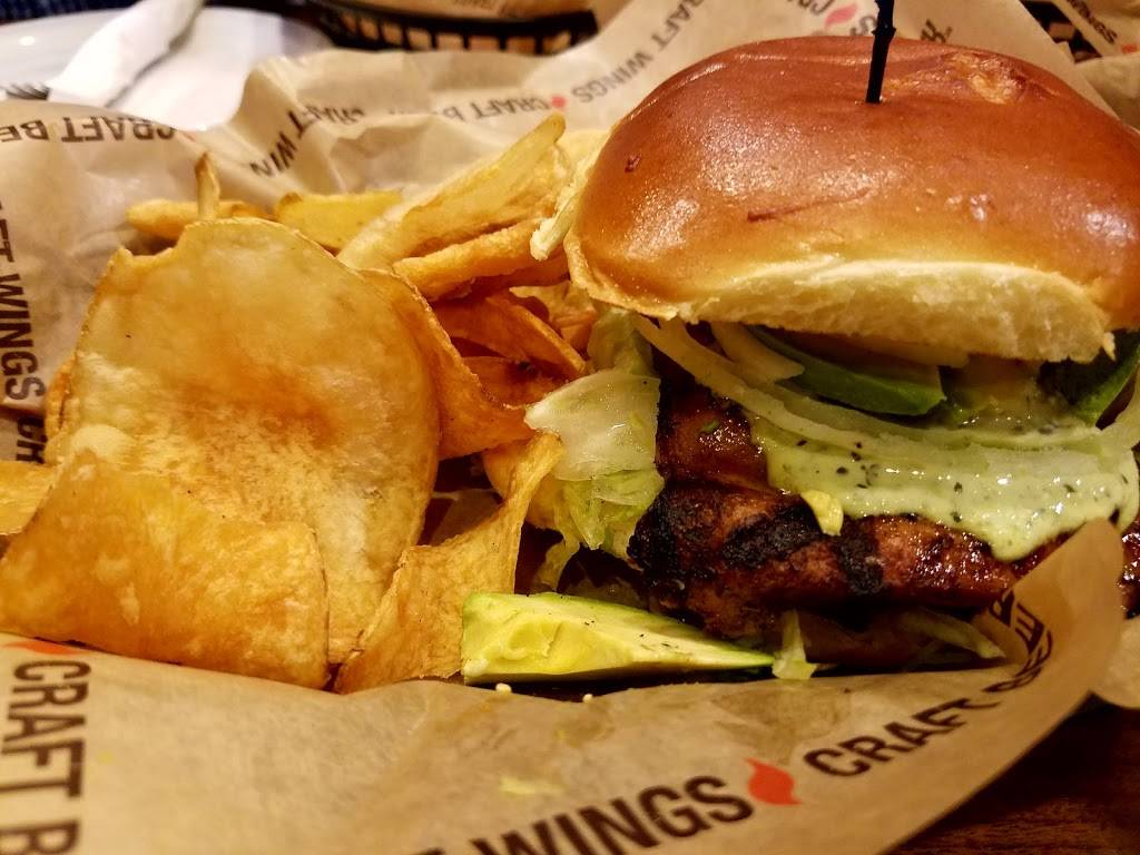 Buffalo Wing Factory | restaurant | 43761 Parkhurst Plaza #100, Ashburn, VA 20147, USA | 7037294200 OR +1 703-729-4200