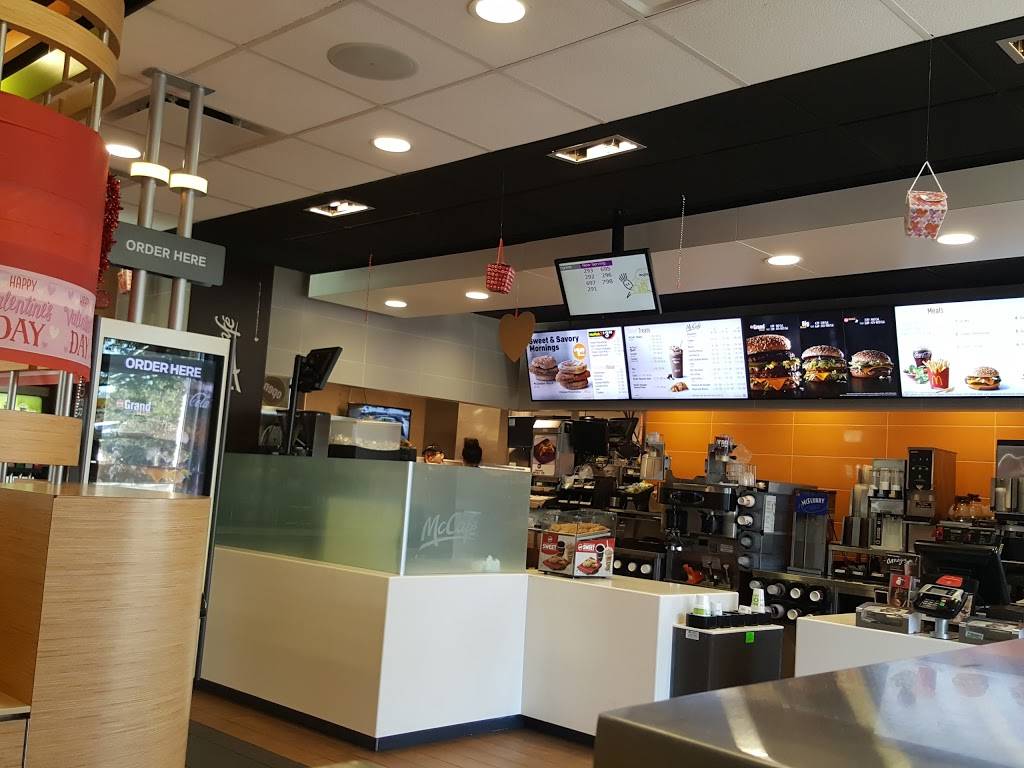 McDonalds | cafe | 14001 Town Loop Blvd, Orlando, FL 32837, USA | 4074388114 OR +1 407-438-8114