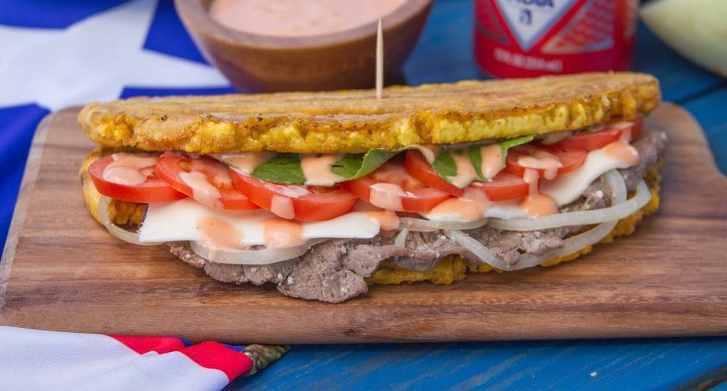 En Mi Viejo San Juan | restaurant | 8025 W Hillsborough Ave, Tampa, FL 33615, USA | 7738750538 OR +1 773-875-0538