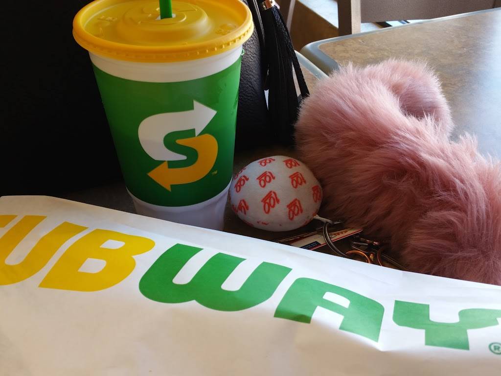 Subway | meal takeaway | 1306 Gibson Blvd SE, Albuquerque, NM 87106, USA | 5052430302 OR +1 505-243-0302