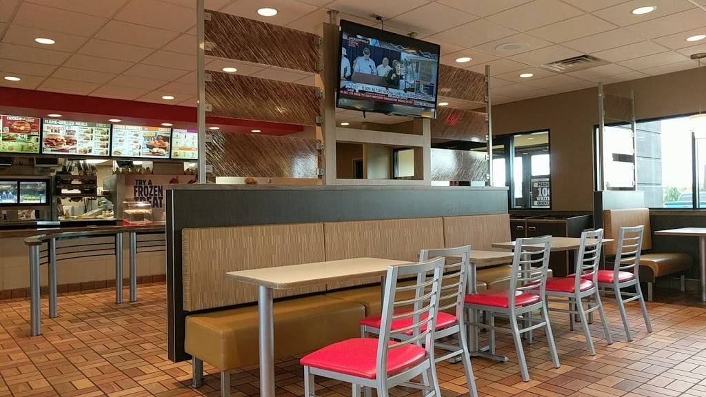 Burger King | restaurant | 618 Fairview Blvd, Kendallville, IN 46755, USA | 2603479214 OR +1 260-347-9214