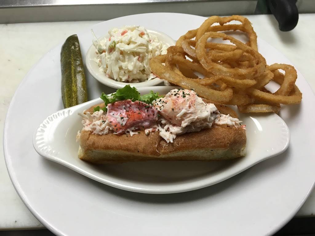 Charlies Too | restaurant | 825 Washington St, Pembroke, MA 02359, USA | 7818265646 OR +1 781-826-5646