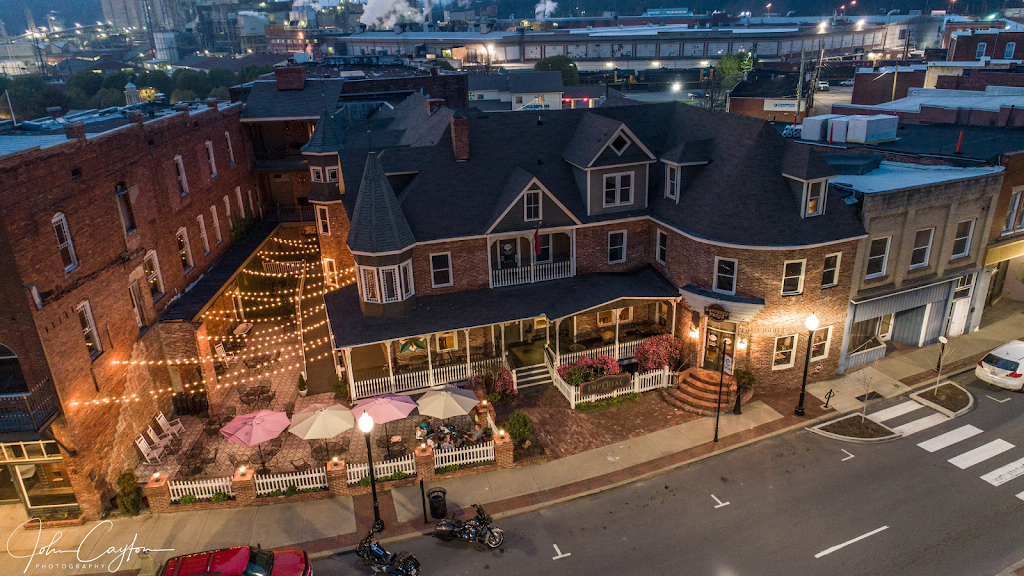 Southern Porch | restaurant | 117 Main St, Canton, NC 28716, USA | 8284928006 OR +1 828-492-8006