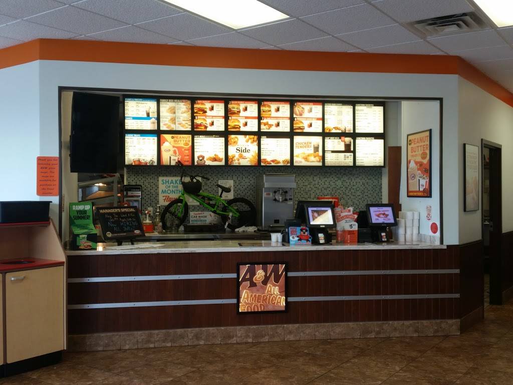 A&W Restaurant | restaurant | 3630 Riverside Dr, Green Bay, WI 54301, USA | 9203470314 OR +1 920-347-0314