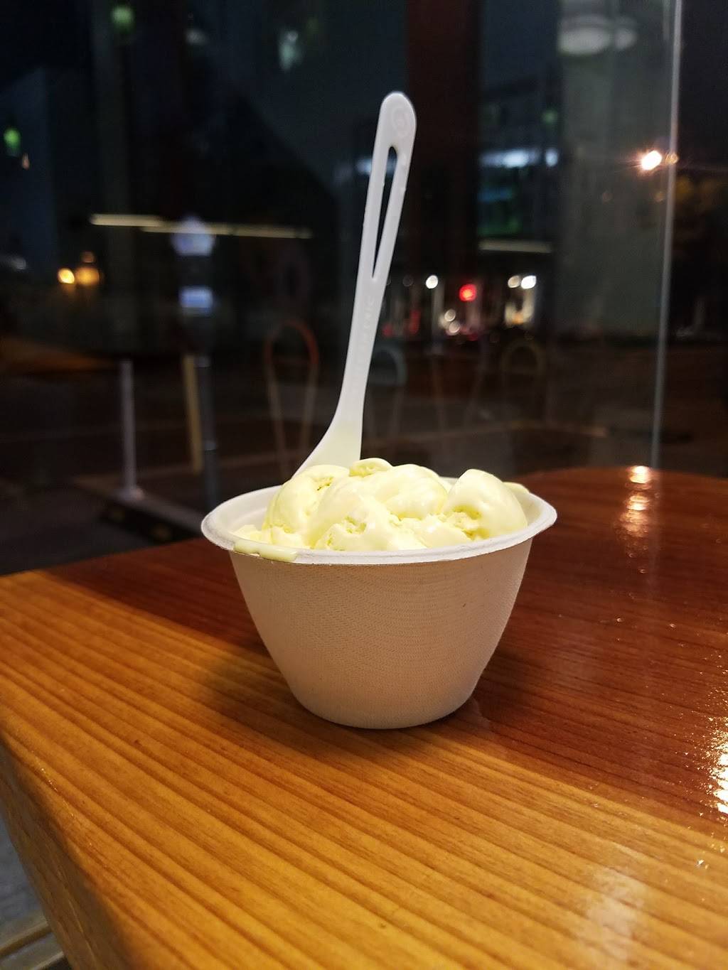 Xanath Ice Cream | restaurant | 951 Valencia St, San Francisco, CA 94110, USA | 4156488996 OR +1 415-648-8996