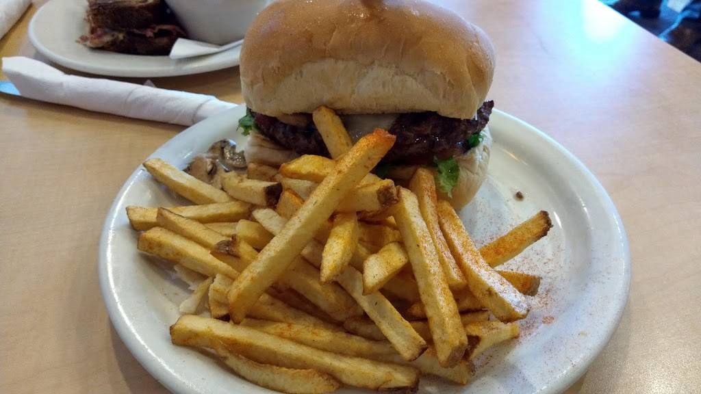 Dougs Day Diner | restaurant | 2842 Council Tree Ave #143, Fort Collins, CO 80525, USA | 9703772660 OR +1 970-377-2660