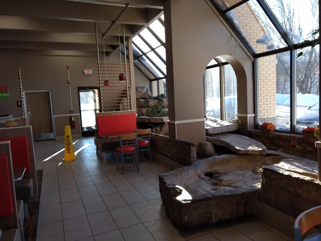 Burger King | restaurant | 133 Macy St, Amesbury, MA 01913, USA | 9783883411 OR +1 978-388-3411