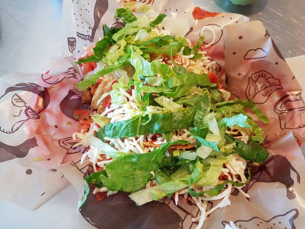 Chipotle Mexican Grill | restaurant | 401 Commerce Dr, Victor, NY 14564, USA | 5857422192 OR +1 585-742-2192