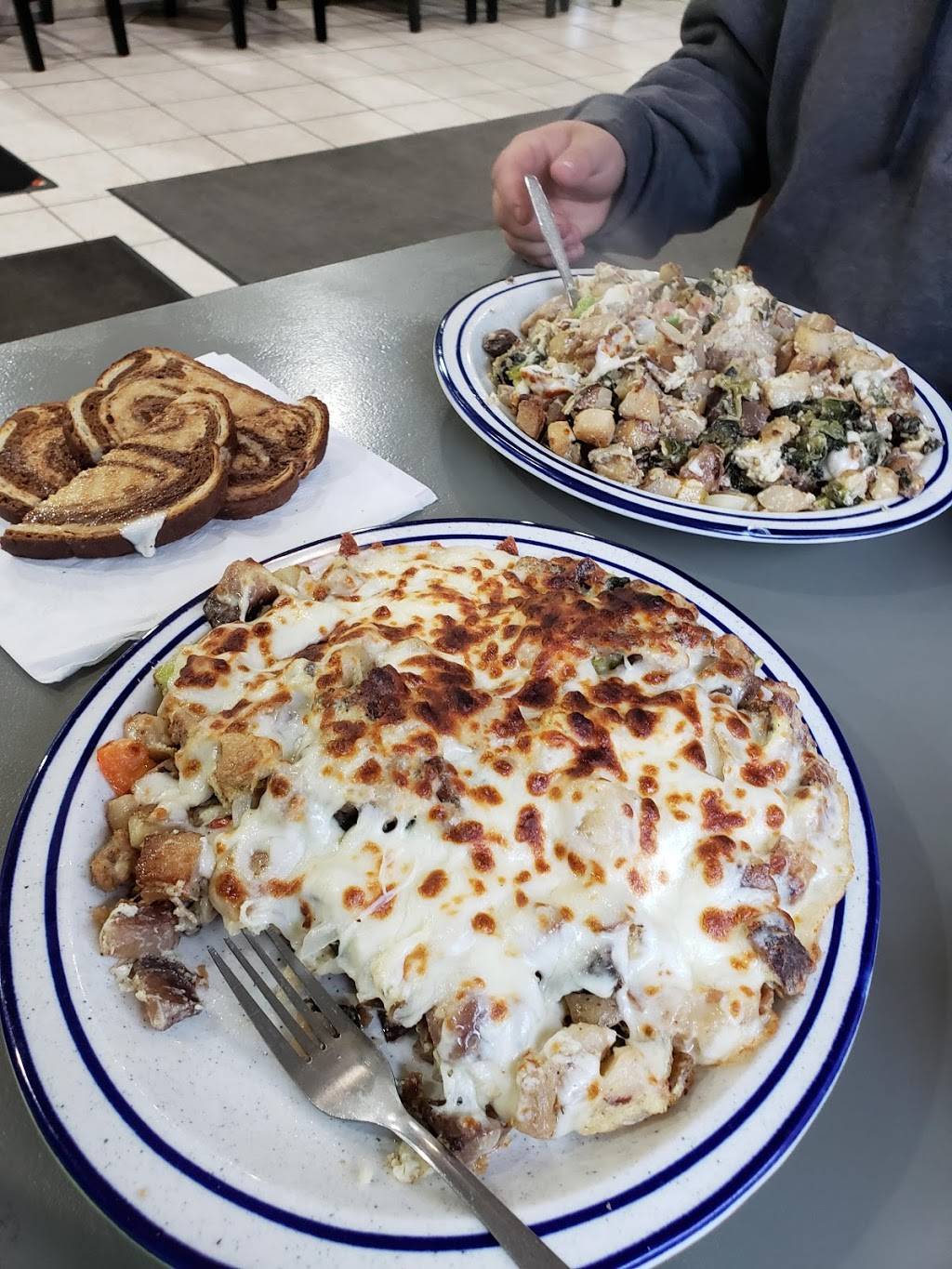 Sheris Eastside Diner | restaurant | 2199 Bleecker St, Utica, NY 13501, USA | 3157905250 OR +1 315-790-5250